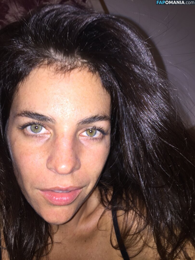 Julia Restoin Naakt Gelekte foto #12