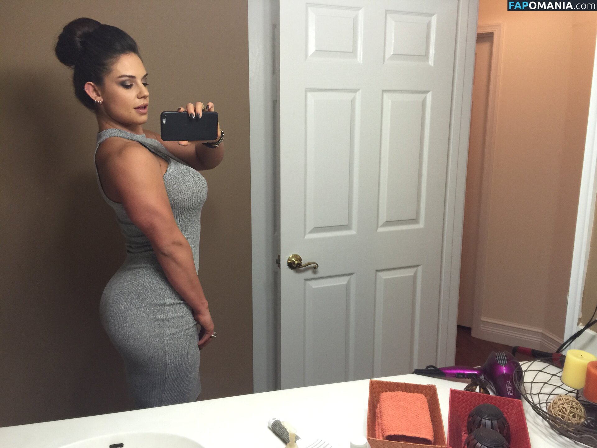 Kaitlyn WWE Naakt Gelekte foto #137
