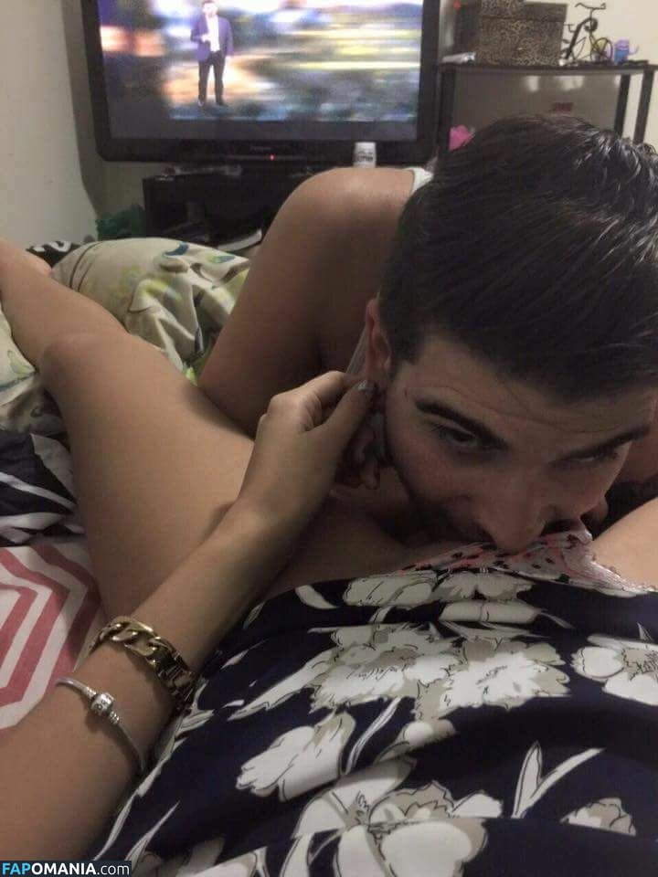 Karina Ramos Naakt Gelekte foto #1