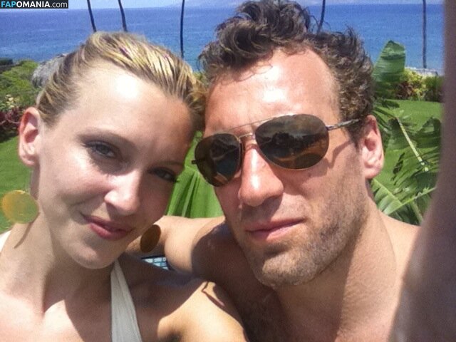 Katie Cassidy Naakt Gelekte foto #13