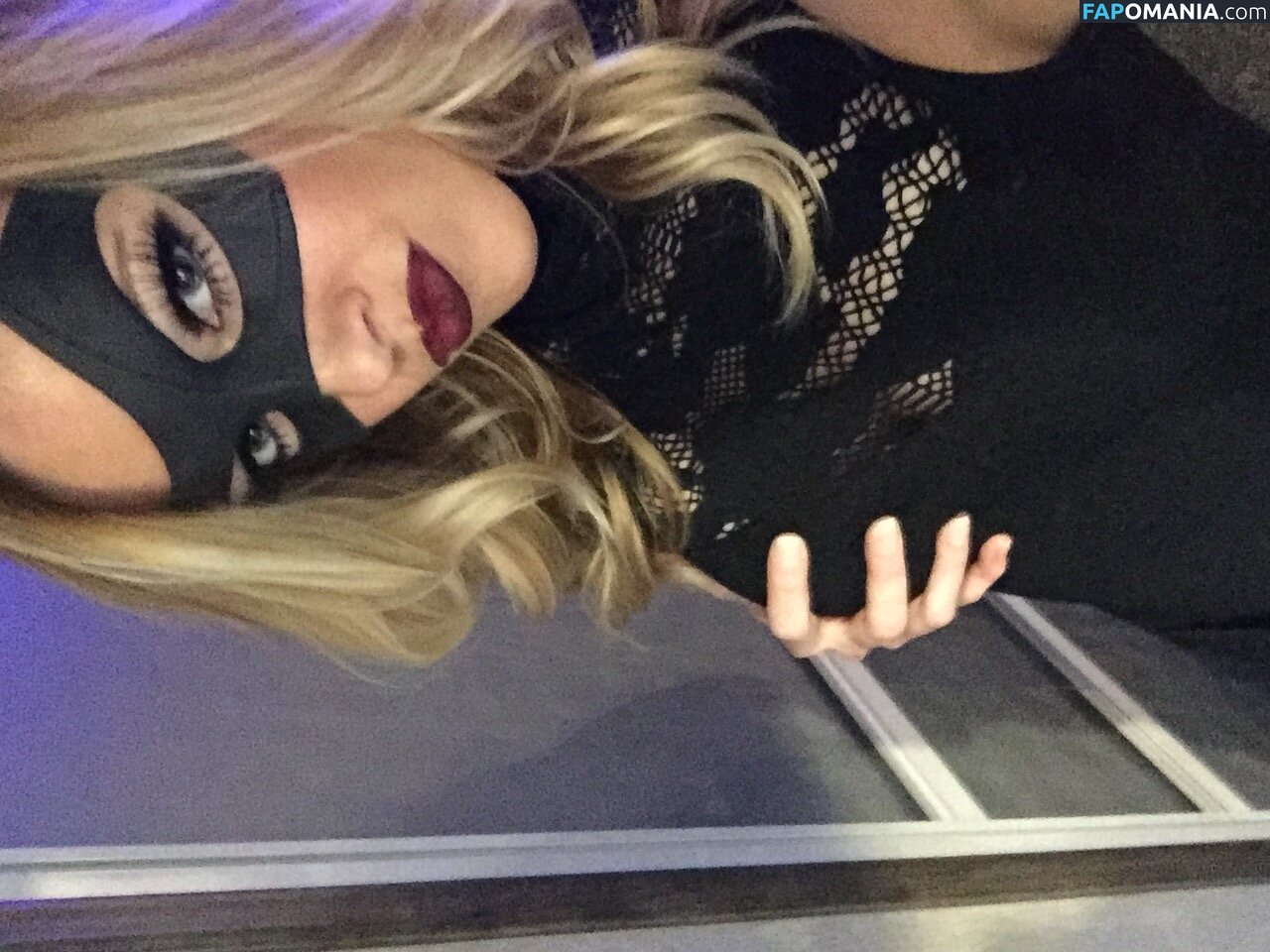 Katie Cassidy Naakt Gelekte foto #32