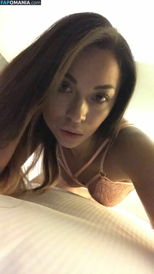 Katya Jones Naakt Gelekte foto #10