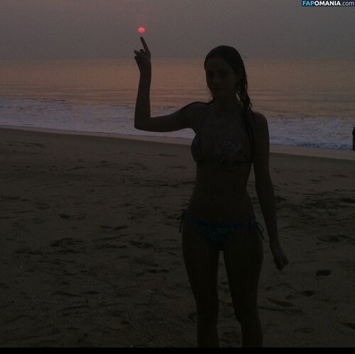 Kaya Scodelario Naakt Gelekte foto #29