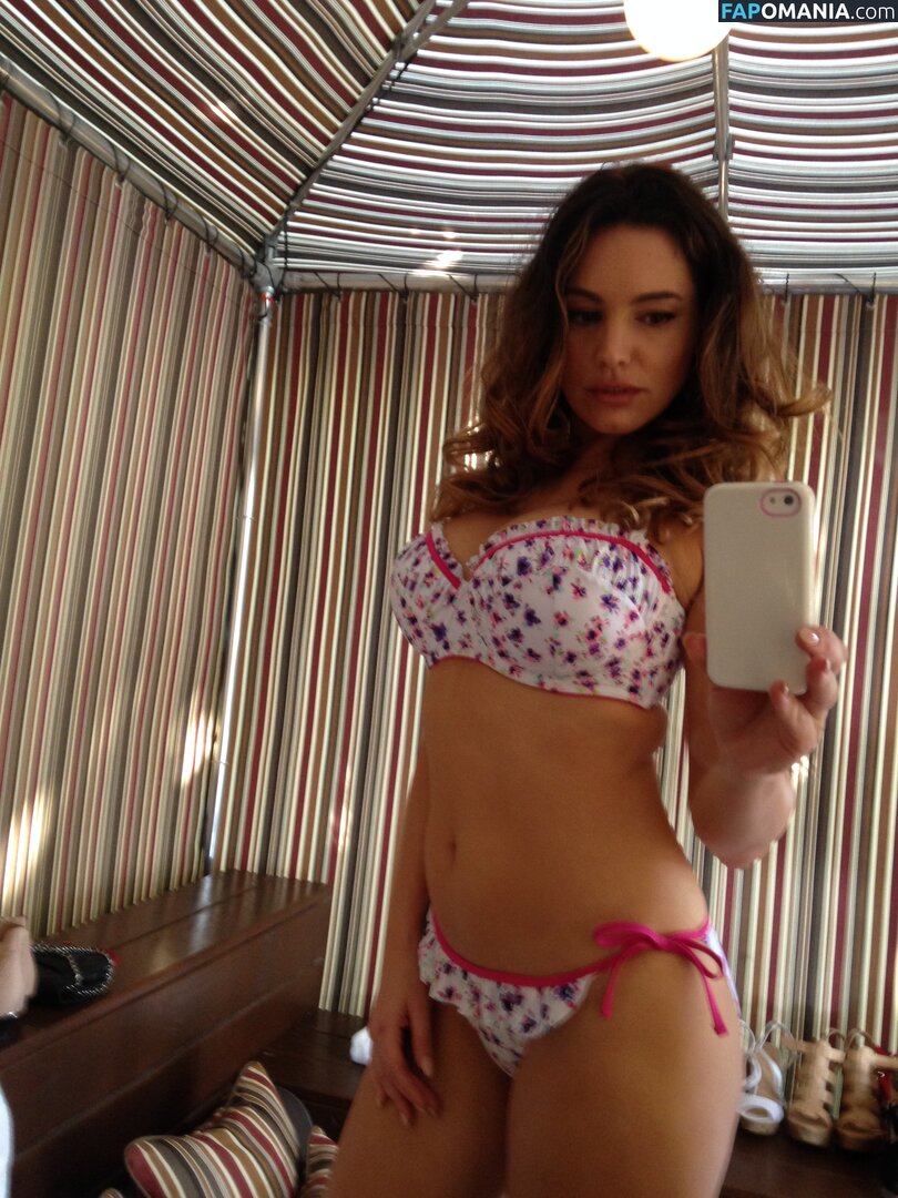 Kelly Brook Naakt Gelekte foto #12
