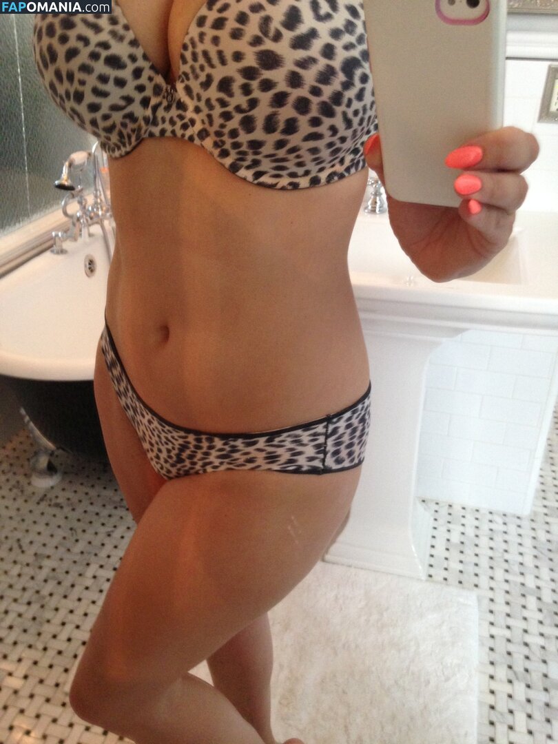 Kelly Brook Naakt Gelekte foto #37