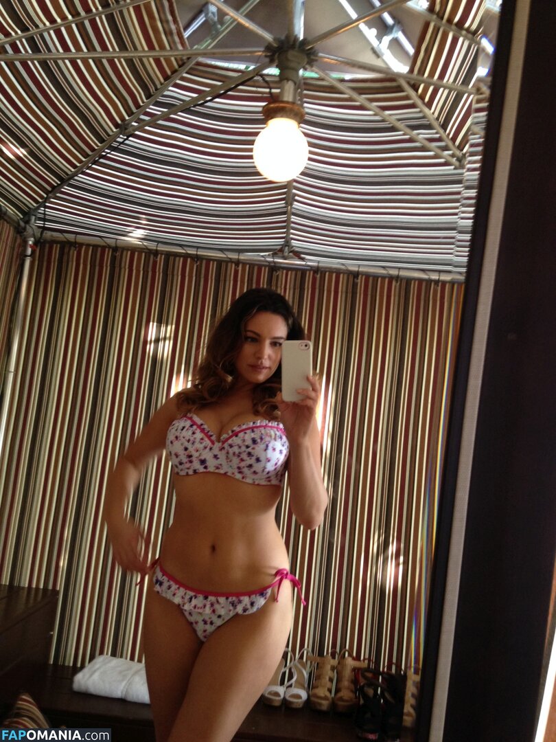 Kelly Brook Naakt Gelekte foto #38