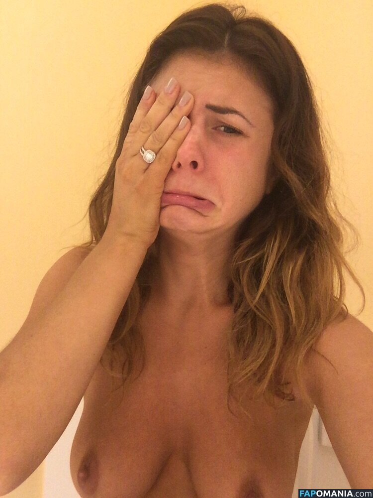 Kelly Hall Naakt Gelekte foto #1