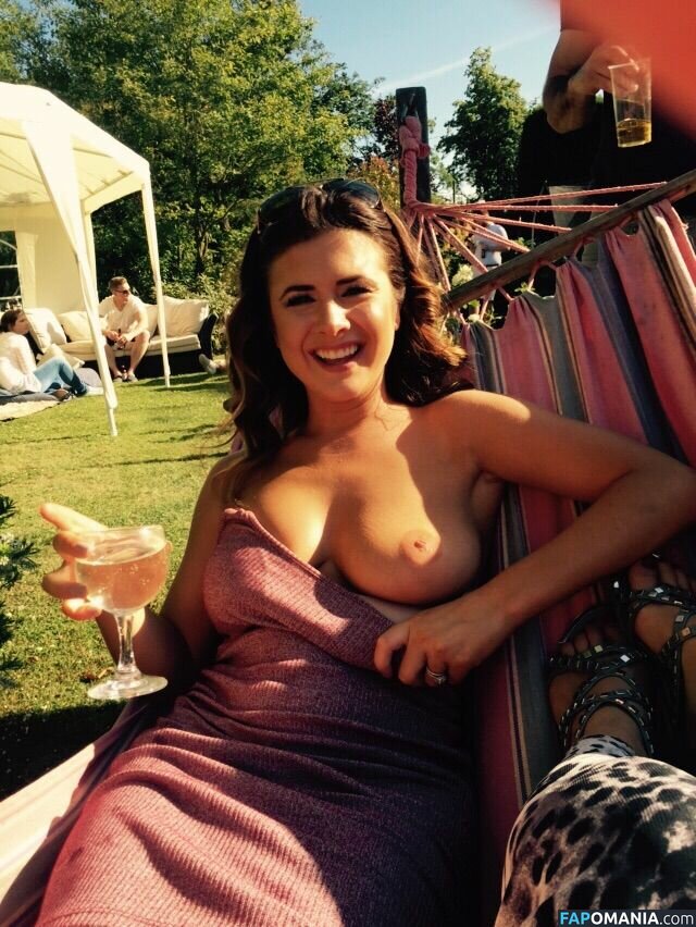 Kelly Hall Naakt Gelekte foto #18