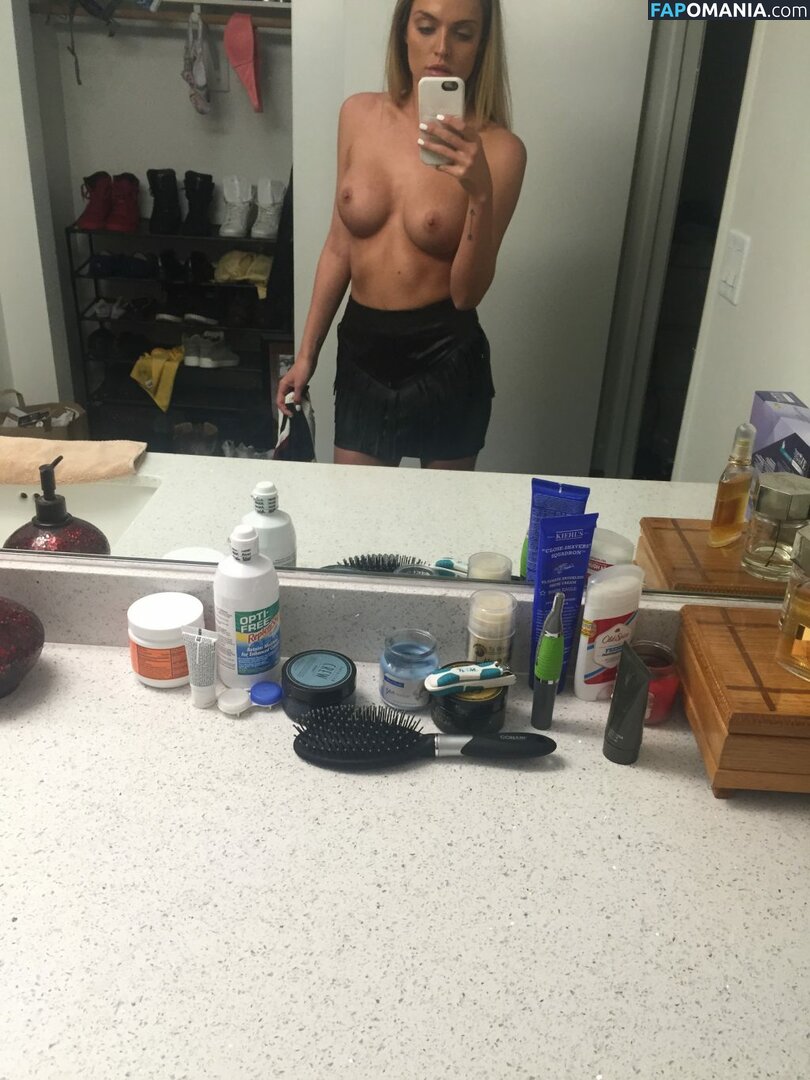 Kelsey Laverack Naakt Gelekte foto #13