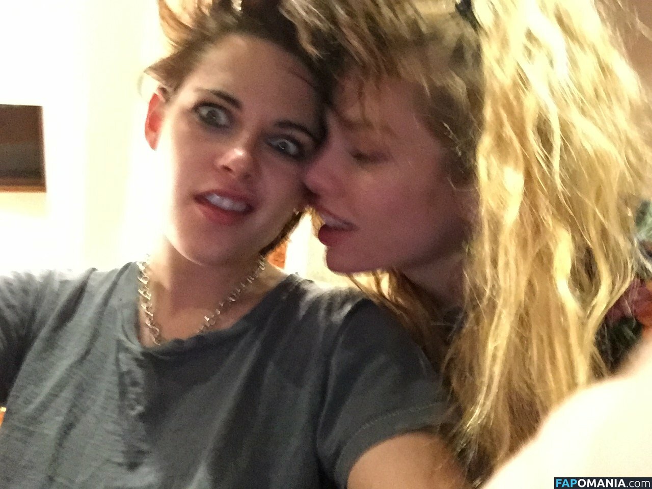 Kristen Stewart Naakt Gelekte foto #311