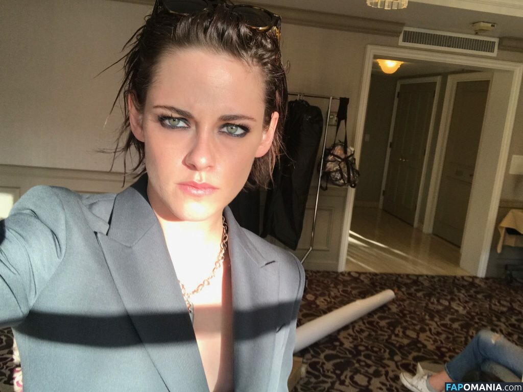 Kristen Stewart Naakt Gelekte foto #321