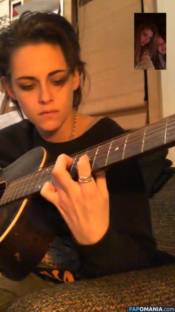 Kristen Stewart Naakt Gelekte foto #325
