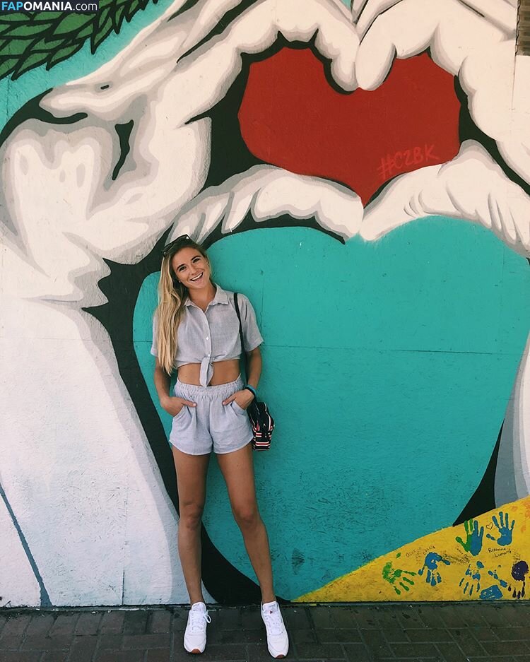 Kristie Mewis Naakt Gelekte foto #9