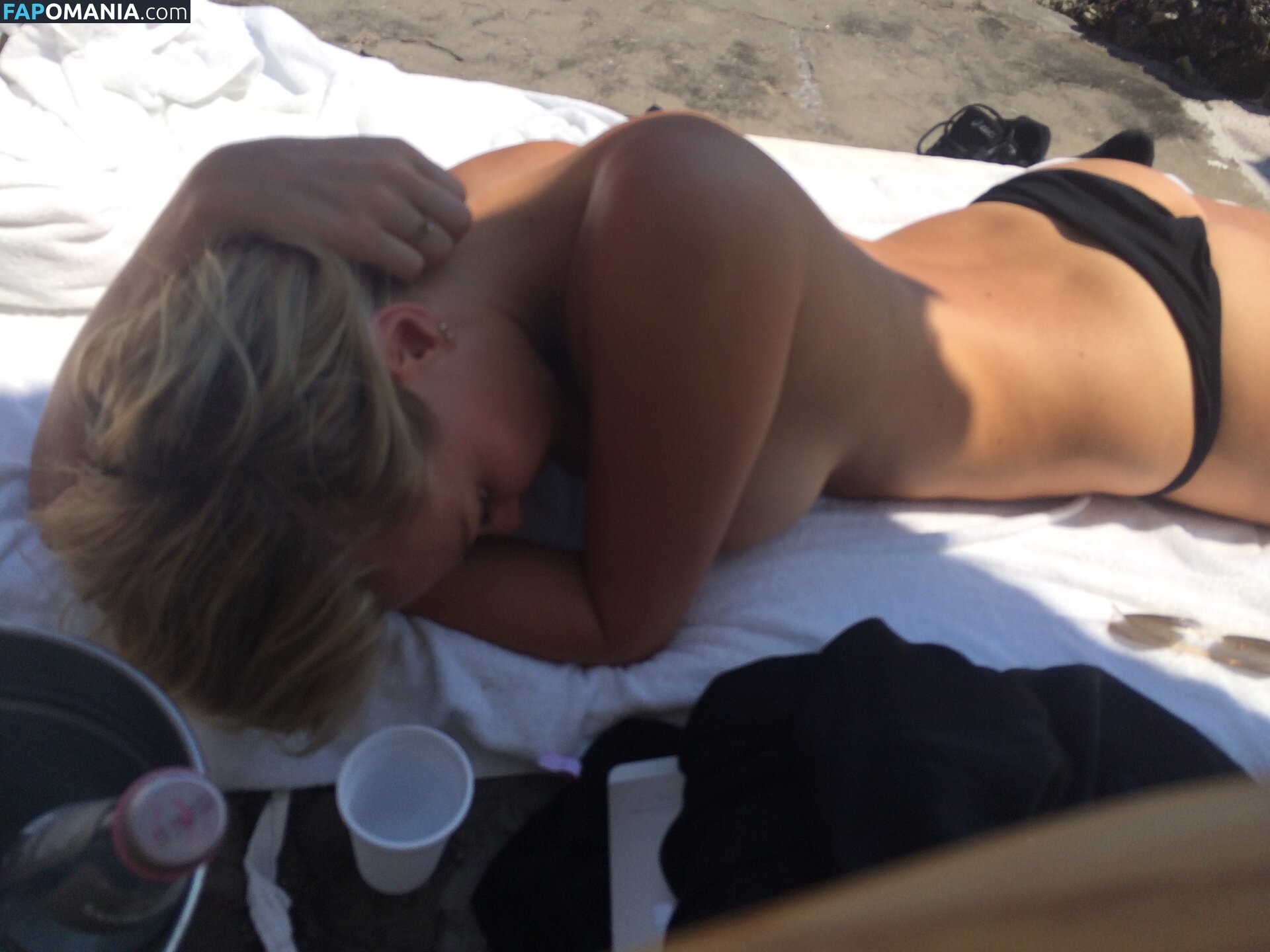 Lara Bingle Naakt Gelekte foto #24