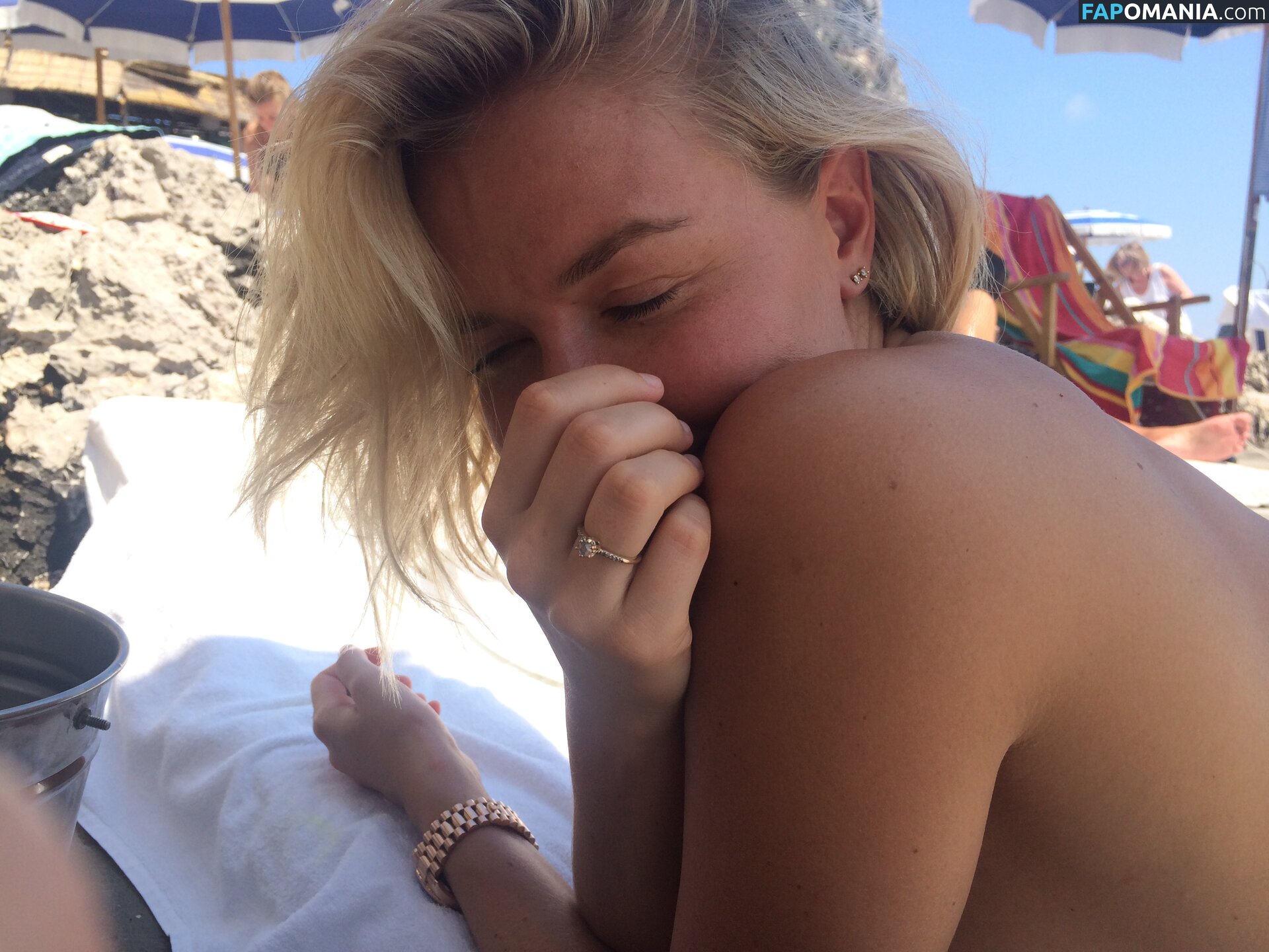 Lara Bingle Naakt Gelekte foto #35
