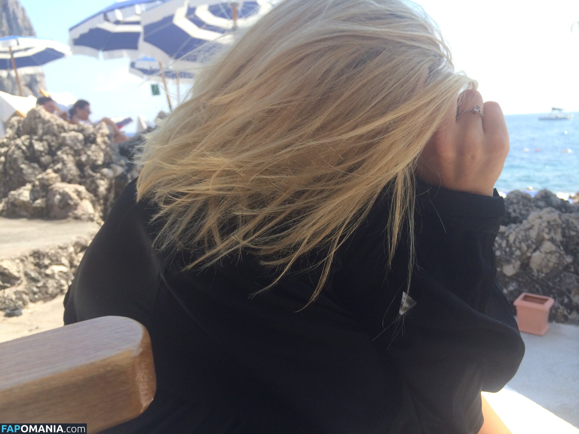 Lara Bingle Naakt Gelekte foto #50