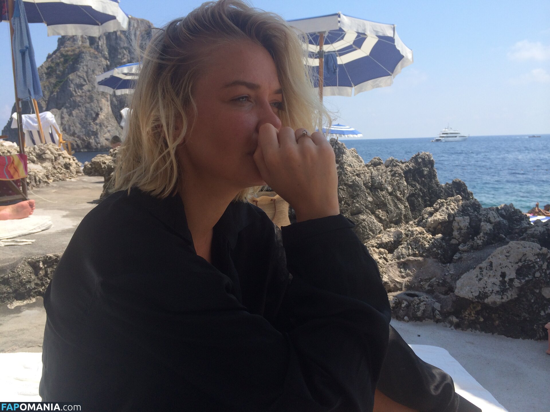 Lara Bingle Naakt Gelekte foto #53