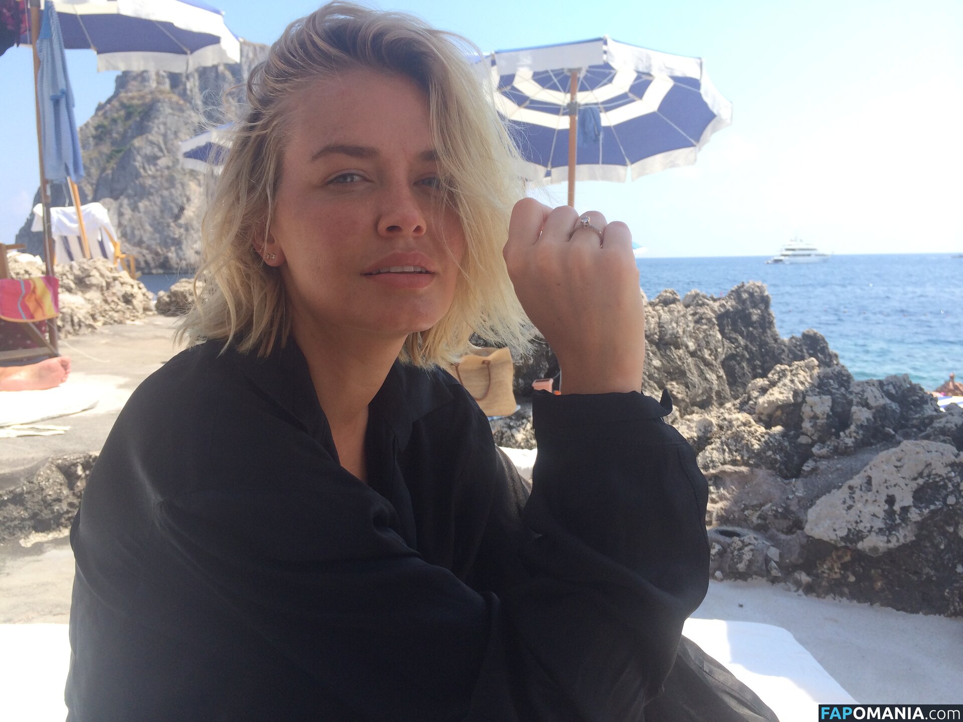 Lara Bingle Naakt Gelekte foto #55