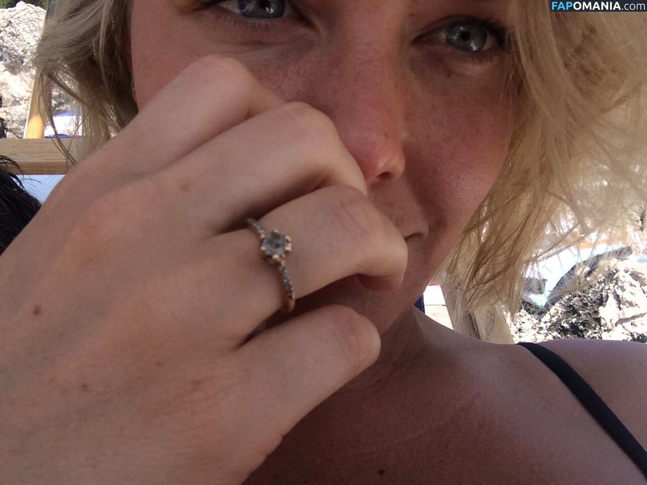 Lara Bingle Naakt Gelekte foto #119