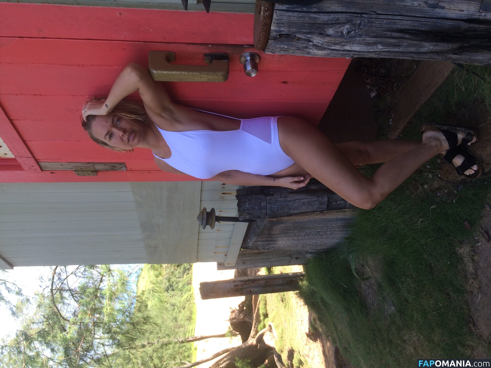 Lara Bingle Naakt Gelekte foto #327