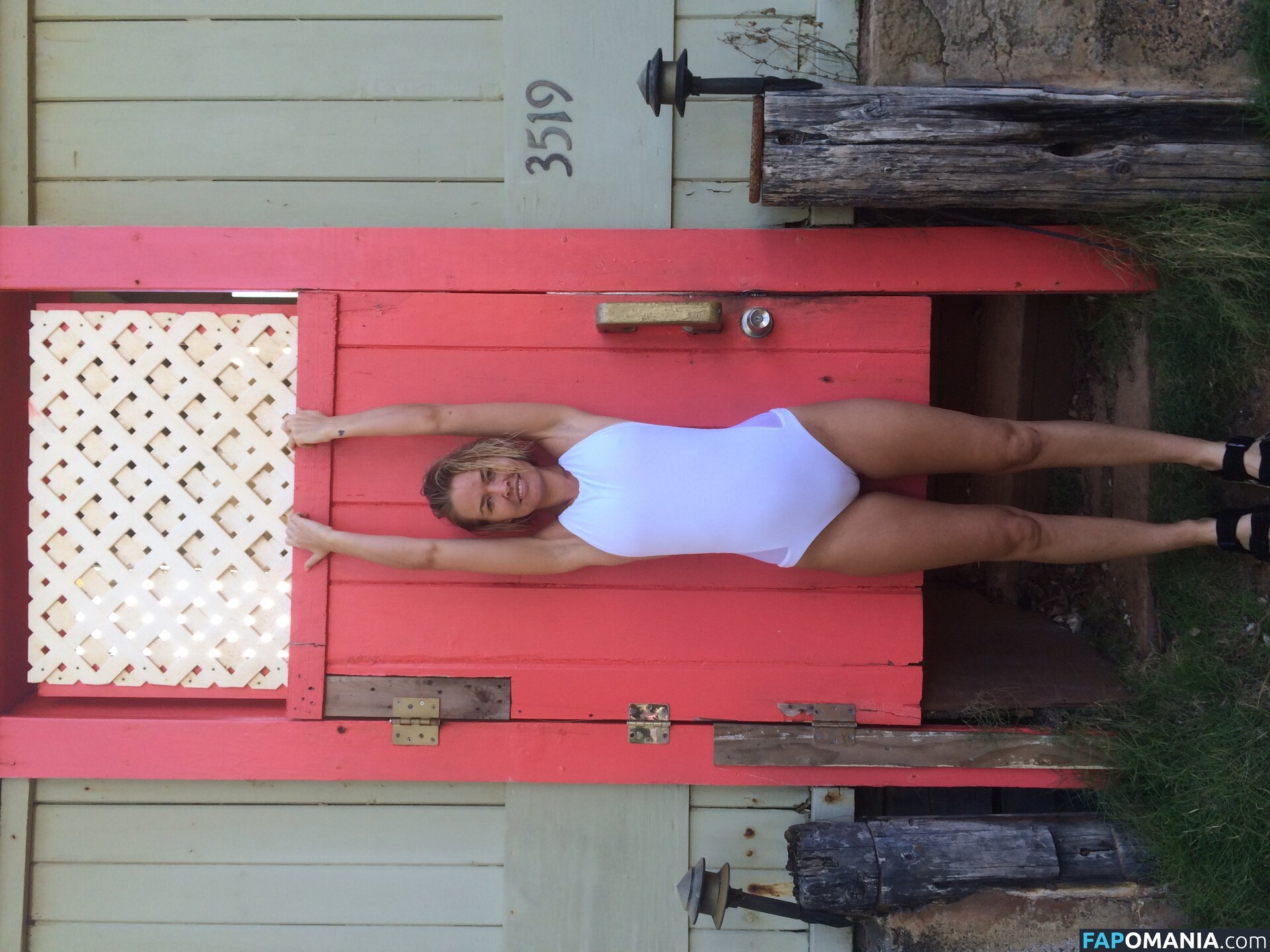 Lara Bingle Naakt Gelekte foto #338