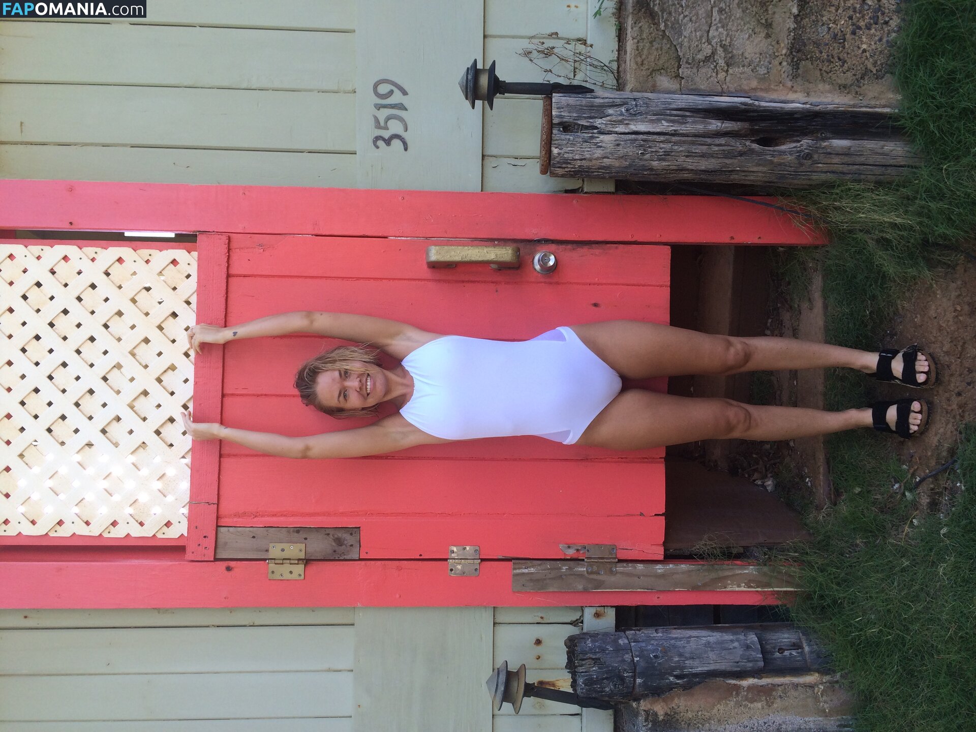 Lara Bingle Naakt Gelekte foto #341