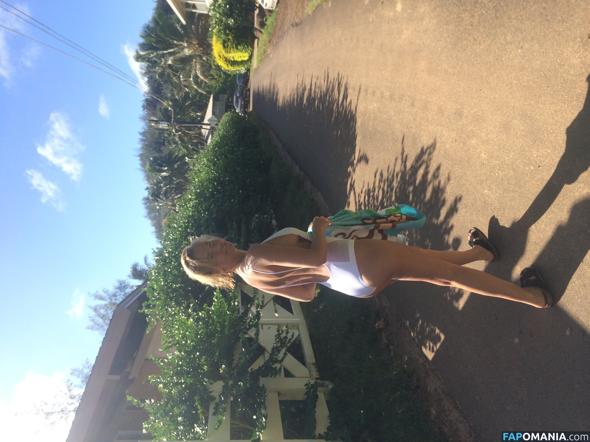 Lara Bingle Naakt Gelekte foto #359