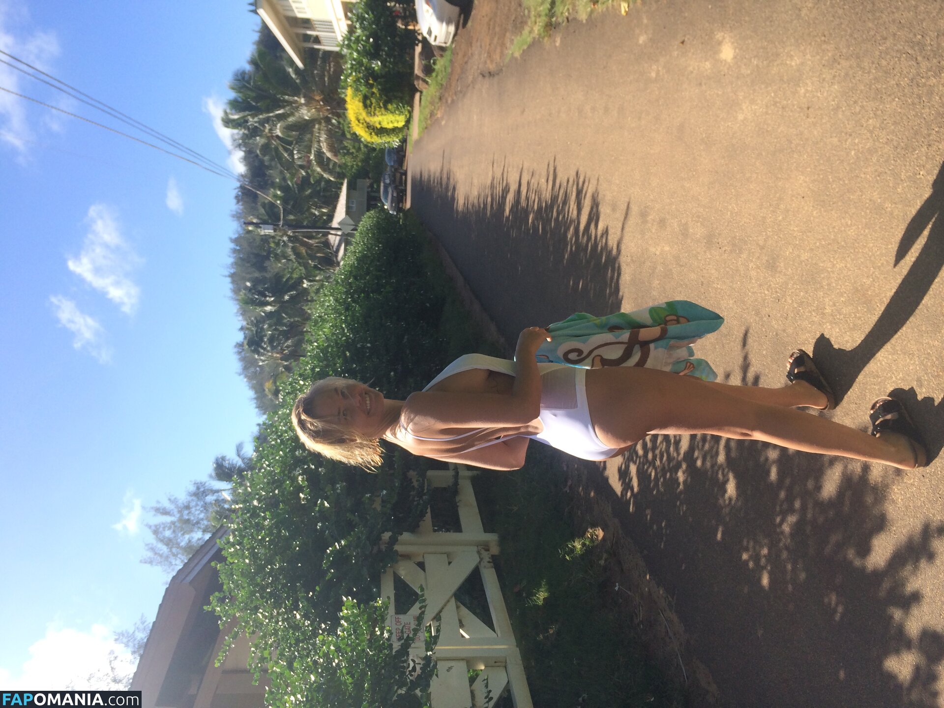 Lara Bingle Naakt Gelekte foto #360