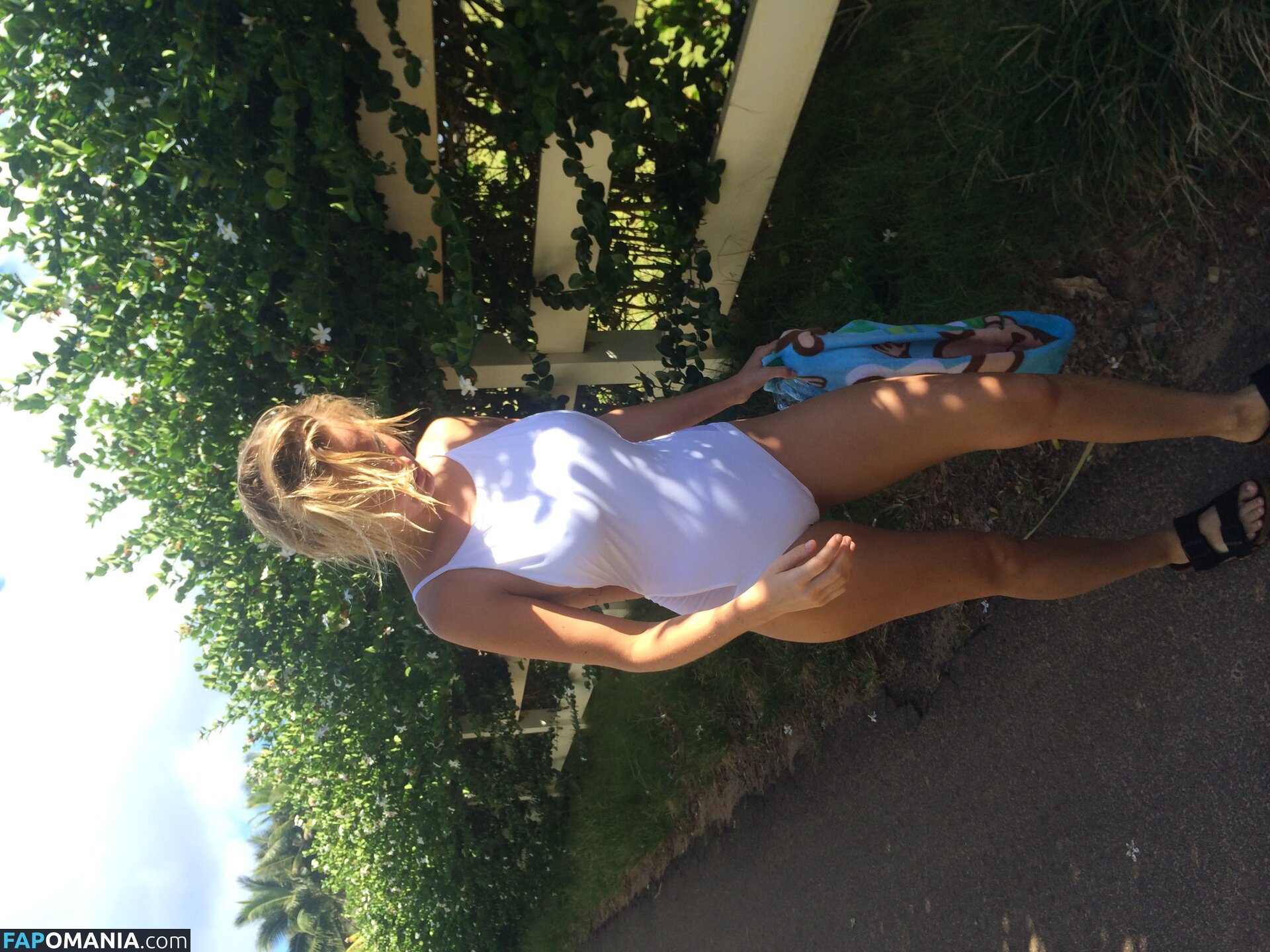 Lara Bingle Naakt Gelekte foto #386