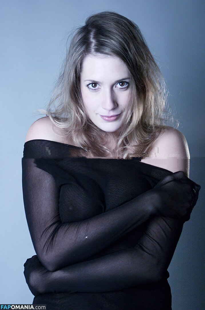 Lenka Zahradnicka Naakt Gelekte foto #2