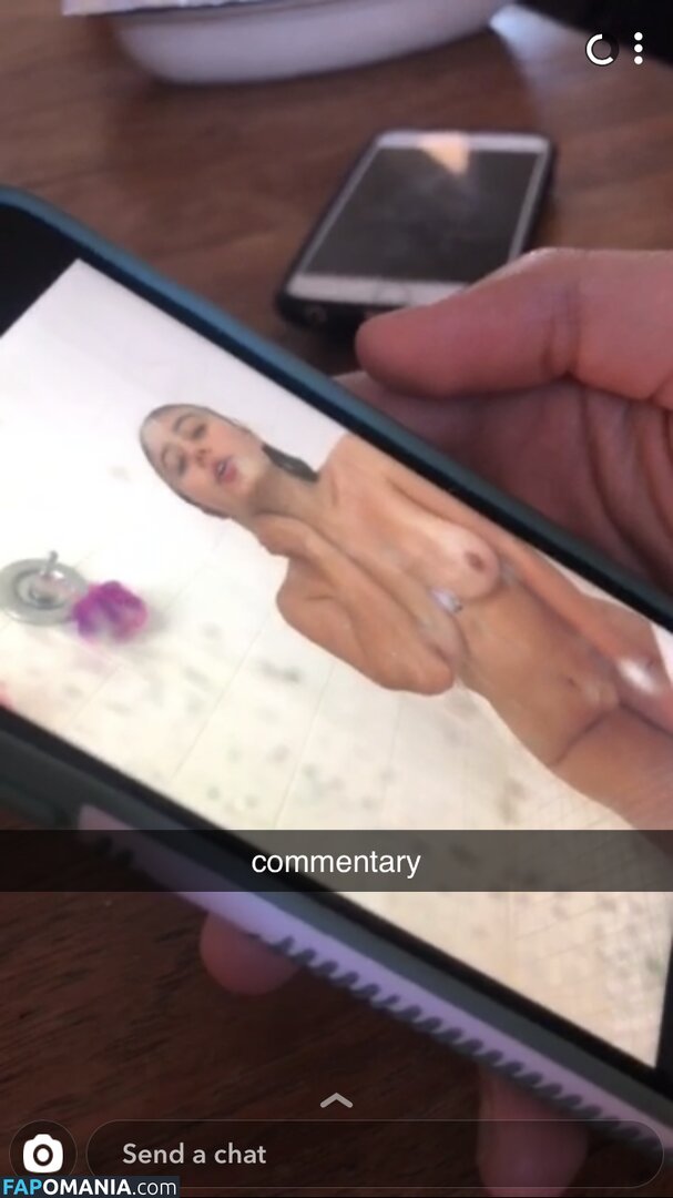Lia Marie Johnson Naakt Gelekte foto #1