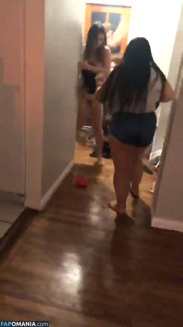 Lia Marie Johnson Naakt Gelekte foto #3