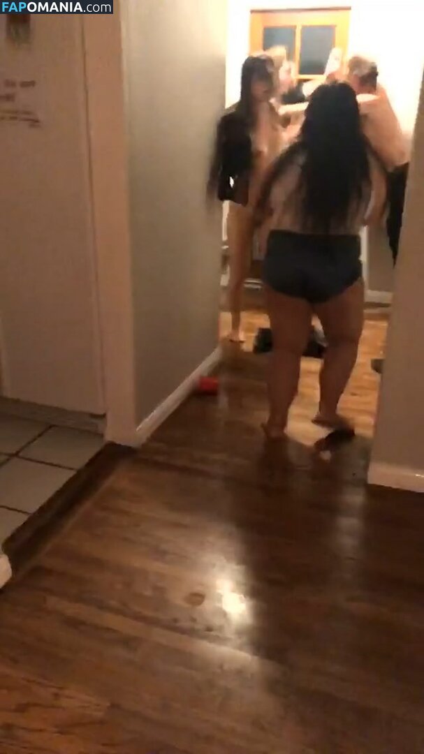 Lia Marie Johnson Naakt Gelekte foto #4
