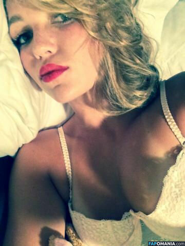 Lili Simmons Naakt Gelekte foto #70