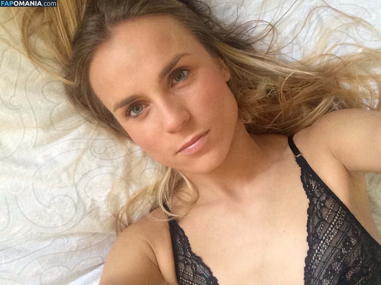 Lina Stanciute Naakt Gelekte foto #4