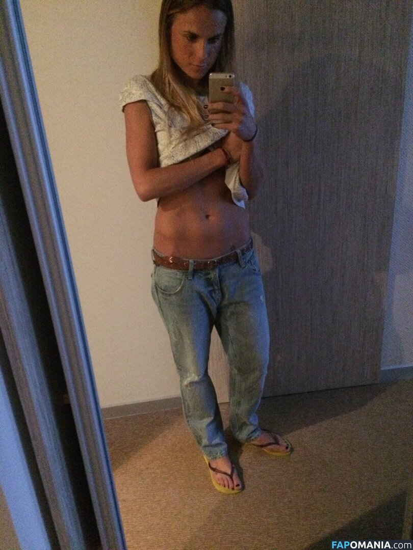 Lina Stanciute Naakt Gelekte foto #9