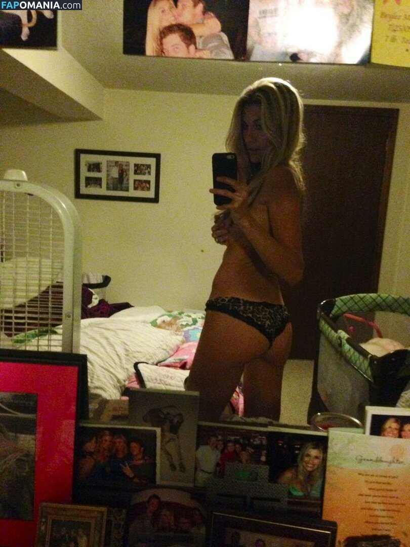 Lindsay Clubine Naakt Gelekte foto #10