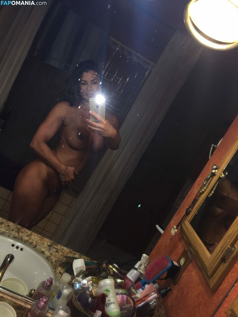 Lisa Marie Varon Naakt Gelekte foto #17