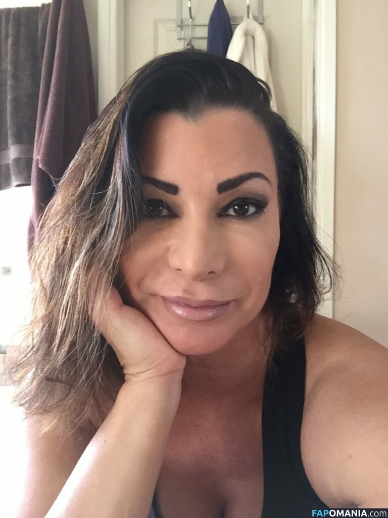 Lisa Marie Varon Naakt Gelekte foto #24