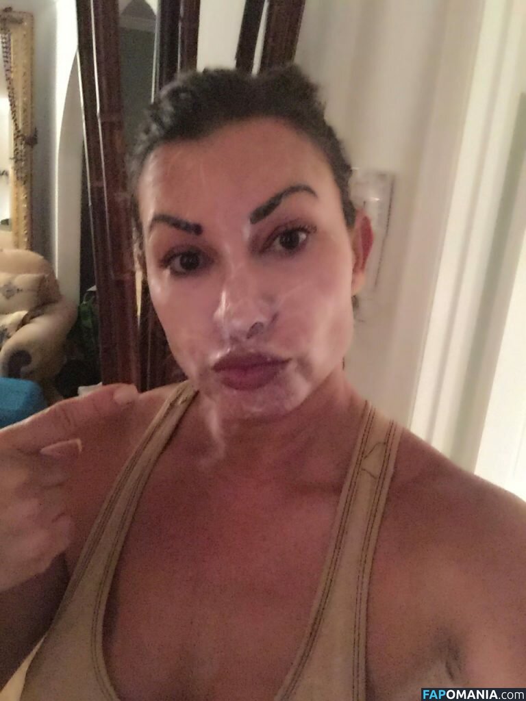 Lisa Marie Varon Naakt Gelekte foto #50