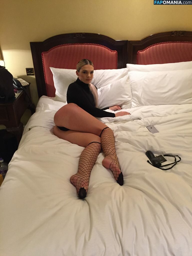 Louisa Johnson Naakt Gelekte foto #18