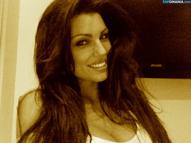 Louise Cliffe Naakt Gelekte foto #3
