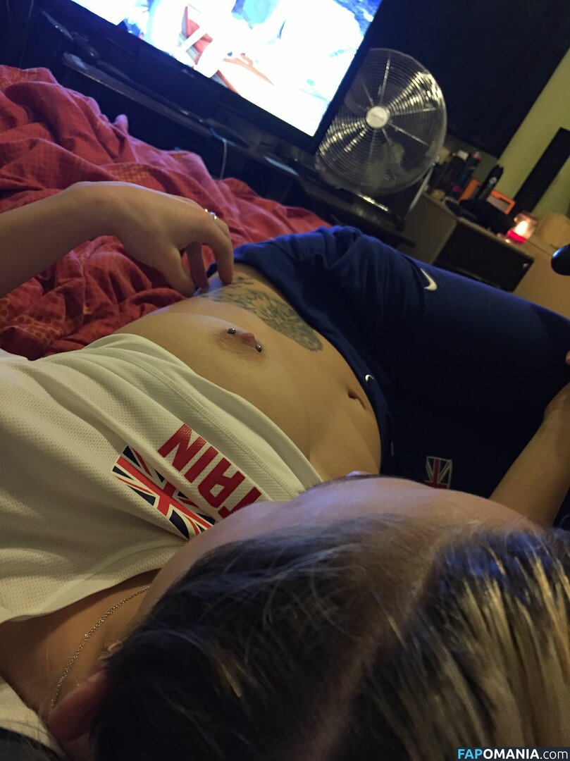 Lucy Hatton Naakt Gelekte foto #24