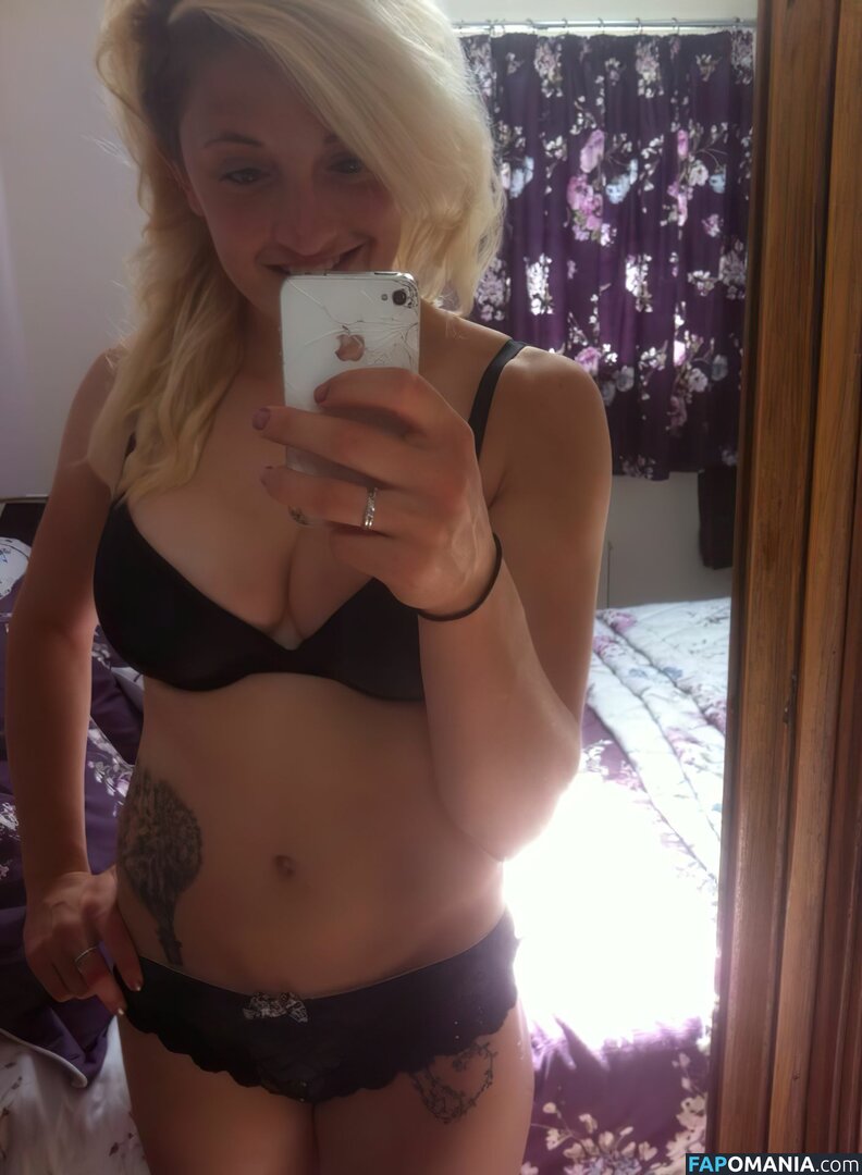 Lucy Hatton Naakt Gelekte foto #55