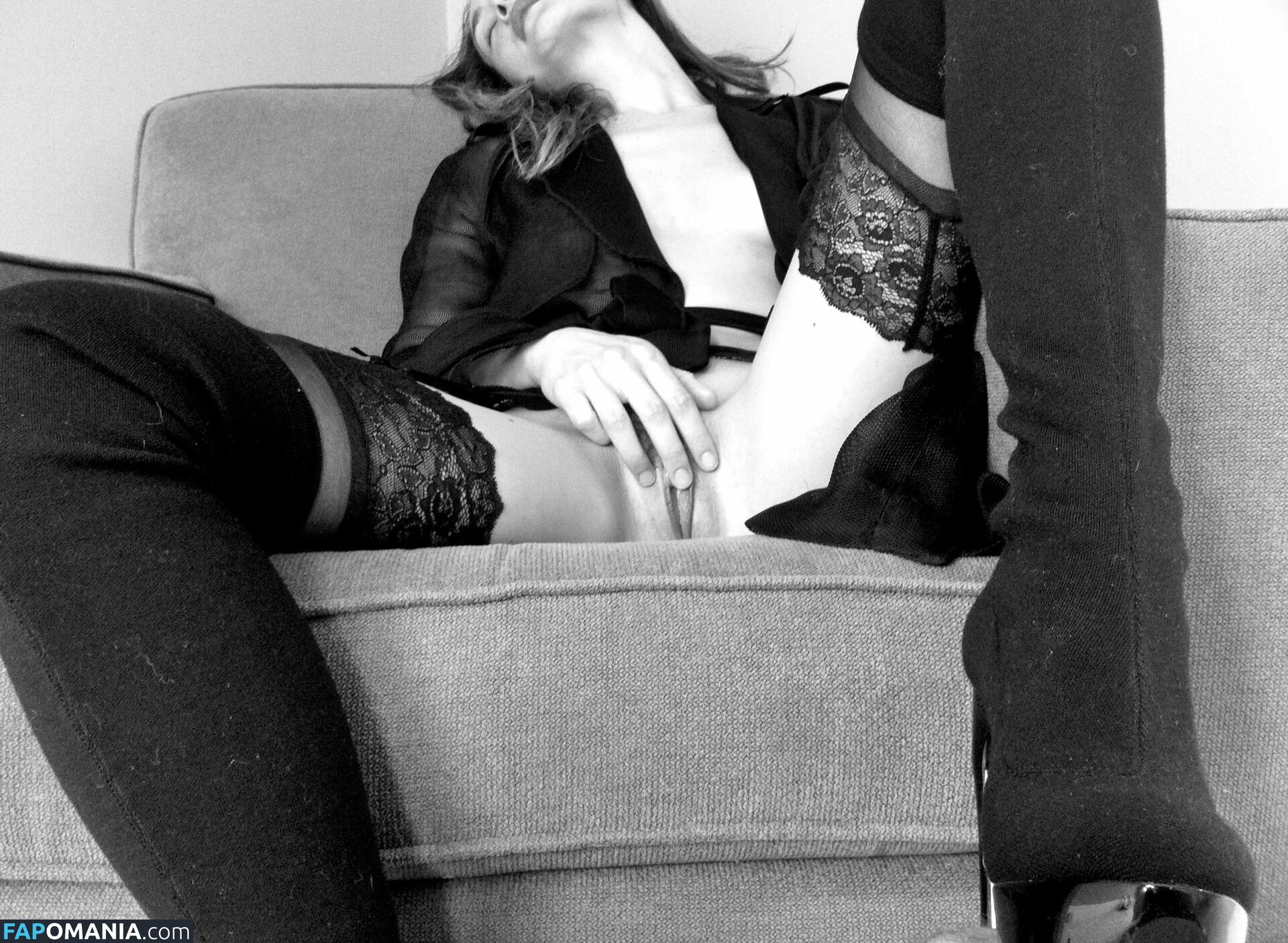 Maggie Q Naakt Gelekte foto #4