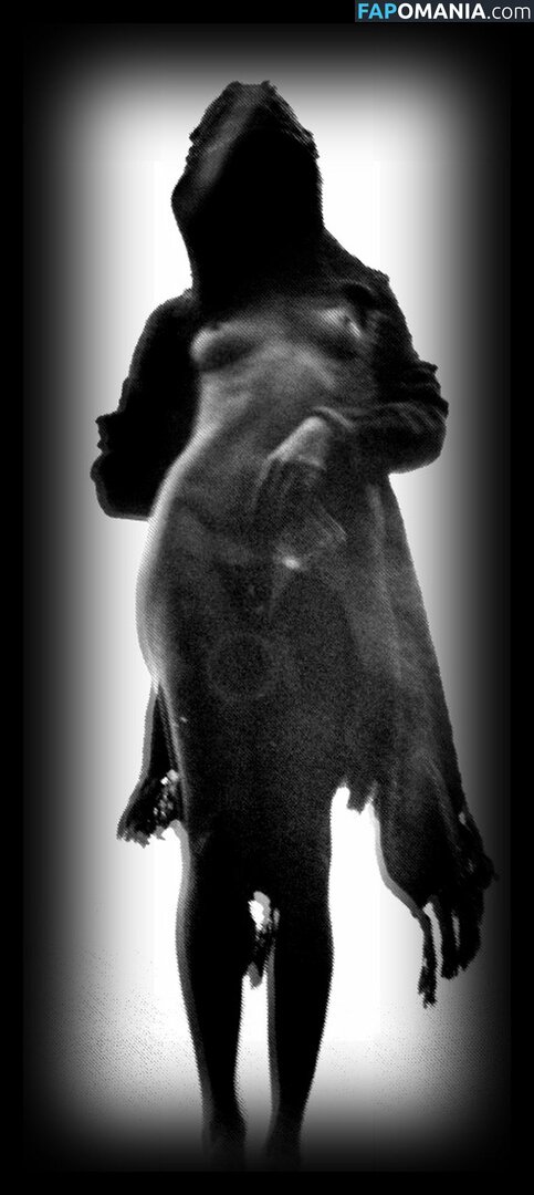 Maggie Q Naakt Gelekte foto #8