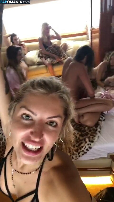 Maria Andreeva Naakt Gelekte foto #12