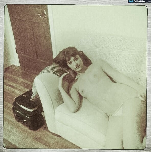 Mary Elizabeth Winstead Naakt Gelekte foto #3