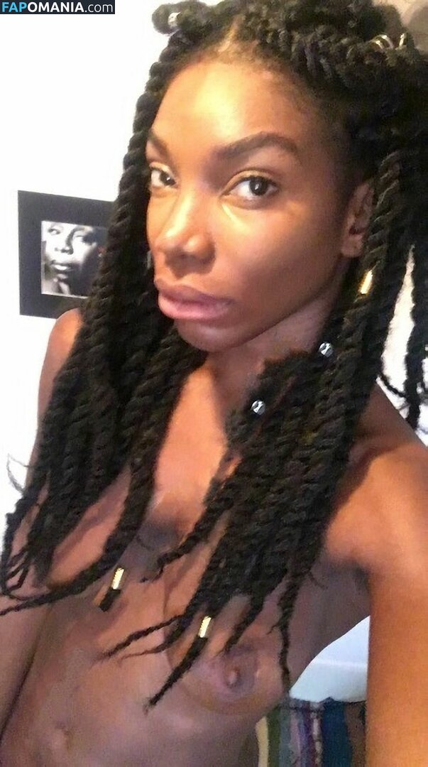 Michaela Coel Naakt Gelekte foto #2