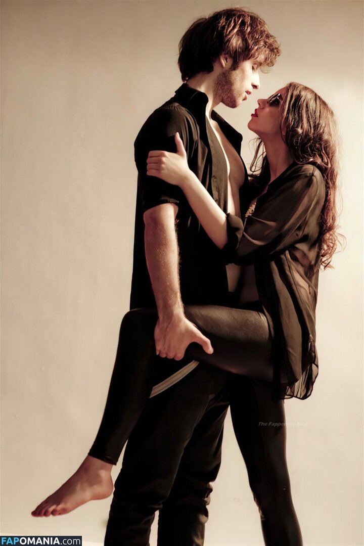 Michaela Doubravova Naakt Gelekte foto #9